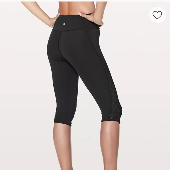 Lululemon Love Knot High Rise Capris Black Hidden Pocket Mesh Panels Size 6 - Picture 3 of 14